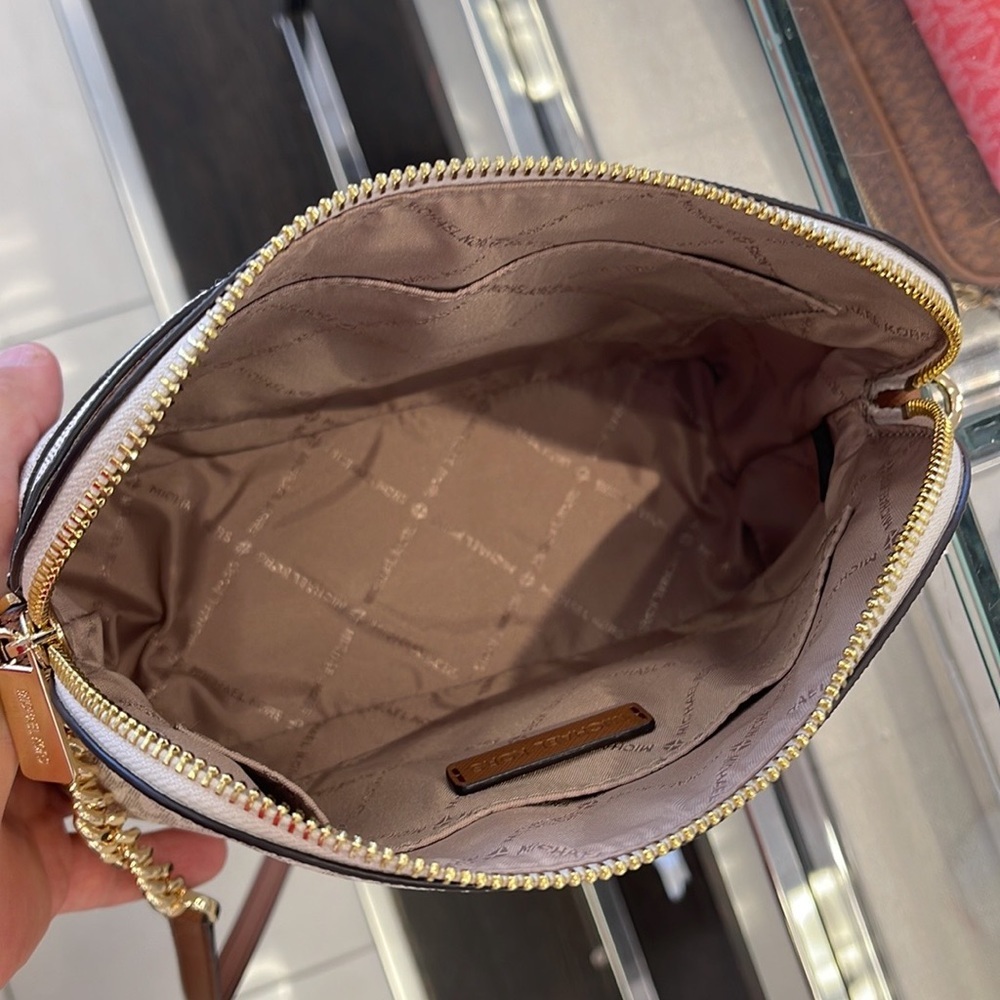 MICHAEL KORS Jet Set Medium Logo Dome Satchel Crossbody 
Vanilla 
NWT - Picture 14 of 16